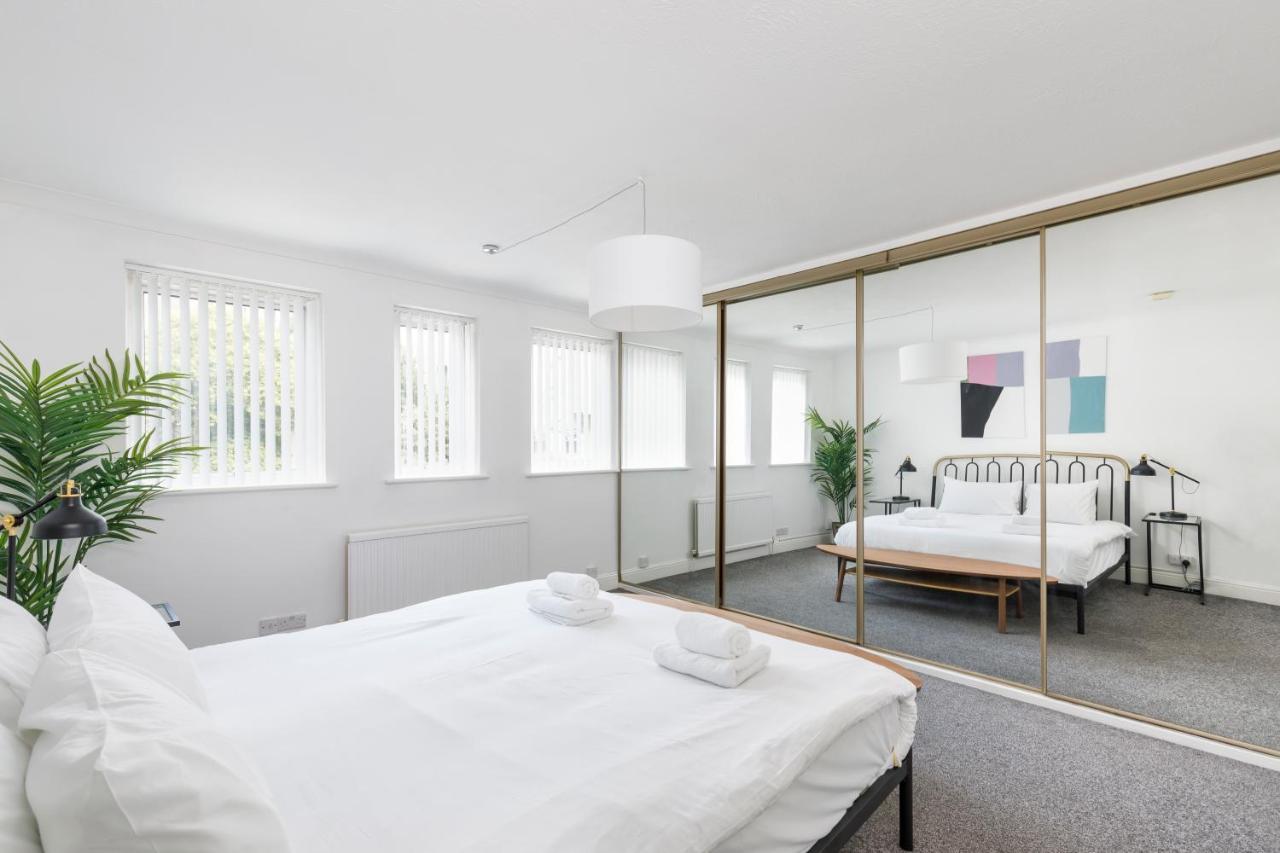 Beachside Retreat 2-Bedroom Gem With Free Private Parking & Outdoor Space Brighton Exterior photo