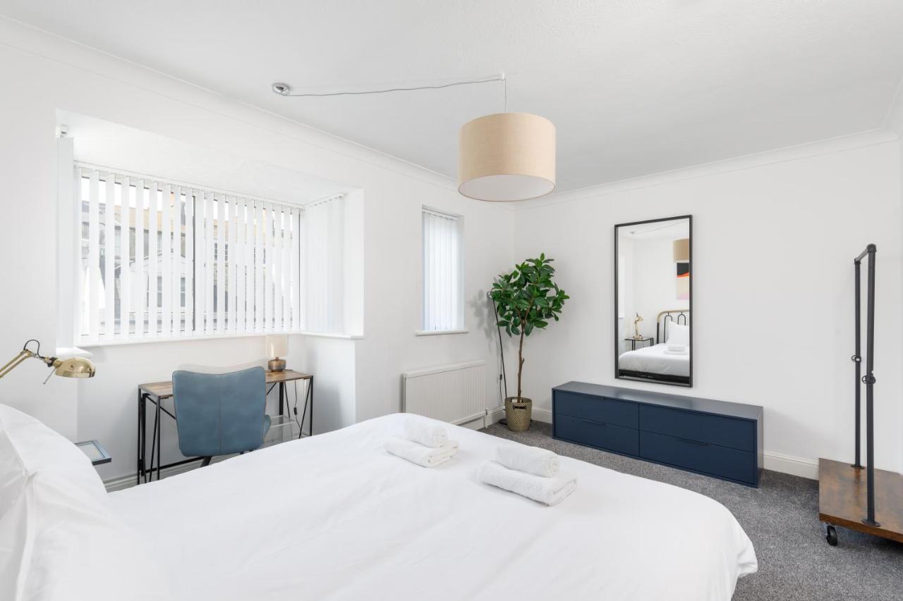 Beachside Retreat 2-Bedroom Gem With Free Private Parking & Outdoor Space Brighton Exterior photo