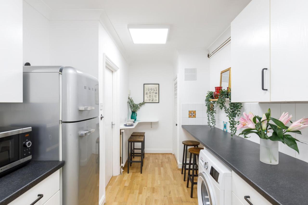Beachside Retreat 2-Bedroom Gem With Free Private Parking & Outdoor Space Brighton Exterior photo
